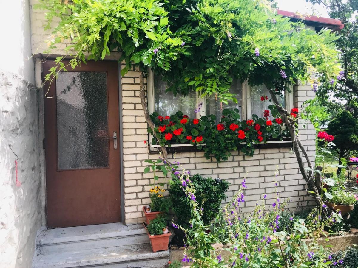 Garden View Apartment Znojmo Luaran gambar